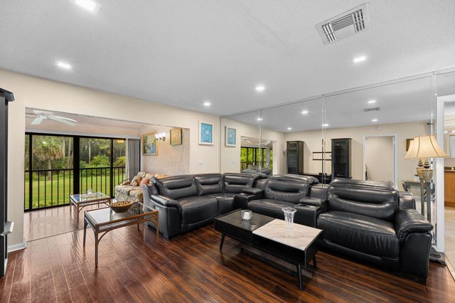 21669 TALL PALM Circle 1B, Boca Raton, FL 33433