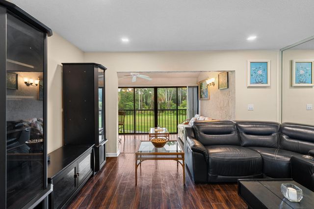 21669 TALL PALM Circle 1B, Boca Raton, FL 33433
