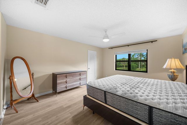 21669 TALL PALM Circle 1B, Boca Raton, FL 33433