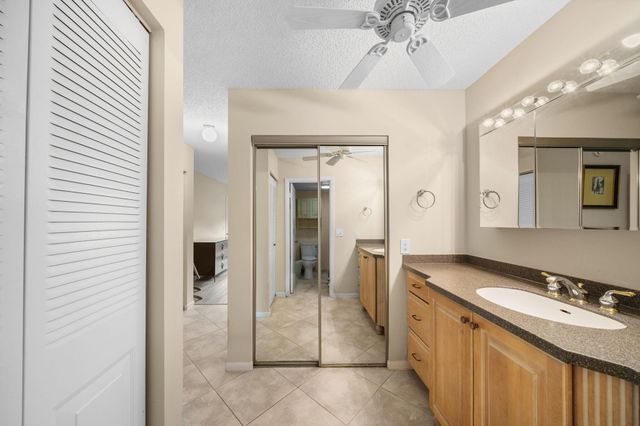21669 TALL PALM Circle 1B, Boca Raton, FL 33433