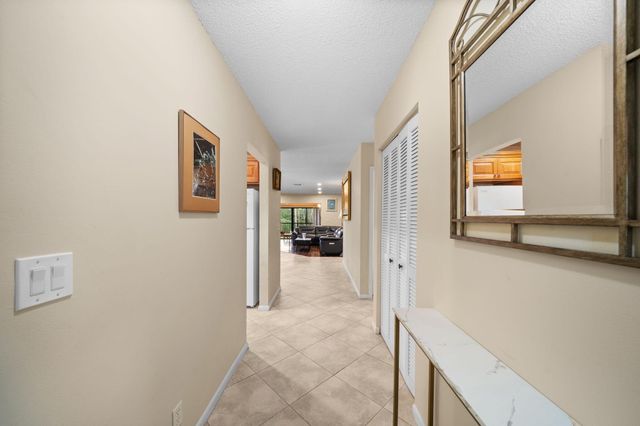 21669 TALL PALM Circle 1B, Boca Raton, FL 33433