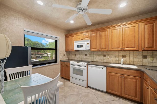 21669 TALL PALM Circle 1B, Boca Raton, FL 33433
