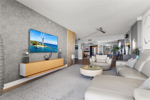 704 N Ocean Boulevard 404, Pompano Beach, FL 33062