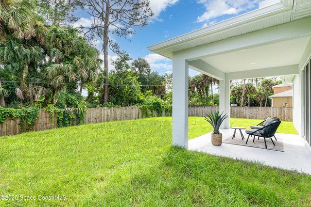 1370 Seabreeze Street SW, Palm Bay, FL 32908