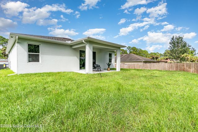 1370 Seabreeze Street SW, Palm Bay, FL 32908