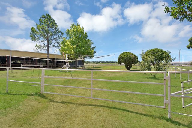 15135 E Fm 922, Tioga, TX 76271