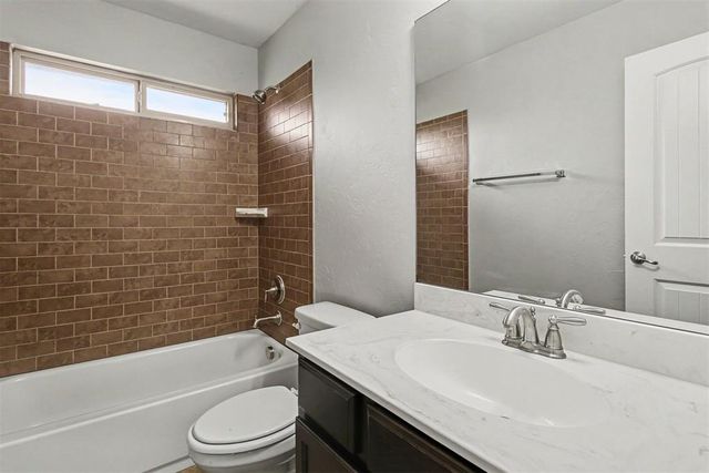 11009 SW 39th Court, Mustang, OK 73064