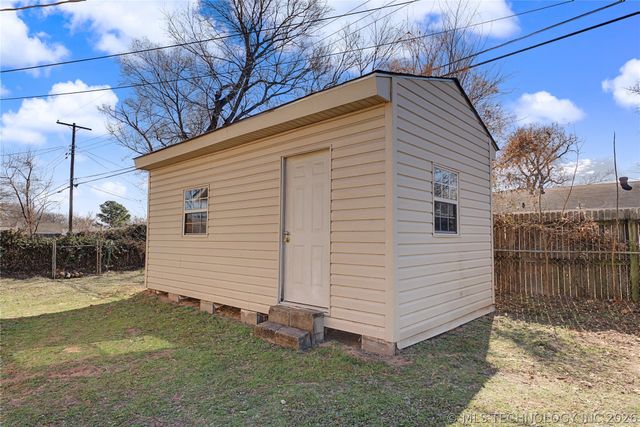 408 E E Street, Jenks, OK 74037