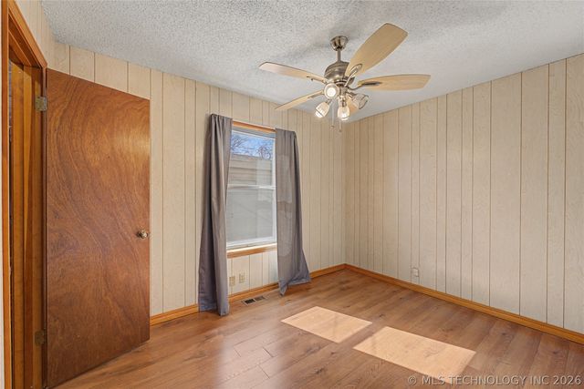 408 E E Street, Jenks, OK 74037