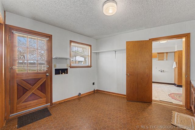 408 E E Street, Jenks, OK 74037