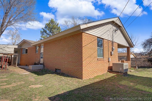 408 E E Street, Jenks, OK 74037