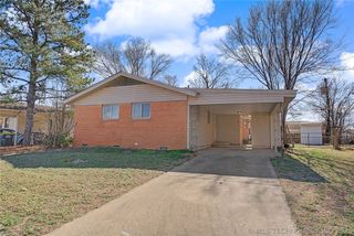 408 E E Street, Jenks, OK 74037