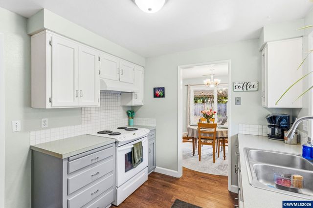 1747 Raywanda Ct NE, Salem, OR 97301