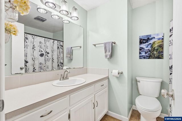 1747 Raywanda Ct NE, Salem, OR 97301