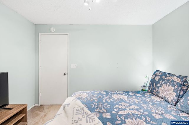 1747 Raywanda Ct NE, Salem, OR 97301