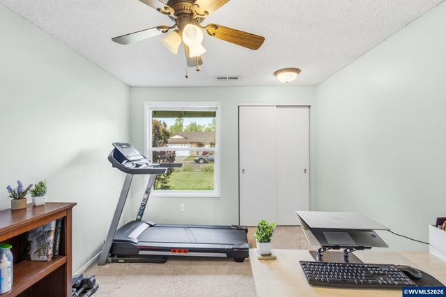 1747 Raywanda Ct NE, Salem, OR 97301