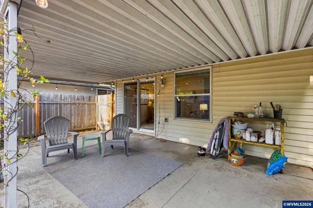 1747 Raywanda Ct NE, Salem, OR 97301