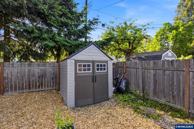 1747 Raywanda Ct NE, Salem, OR 97301