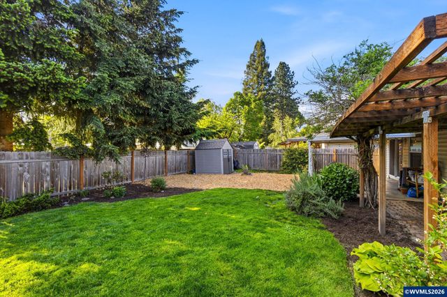 1747 Raywanda Ct NE, Salem, OR 97301