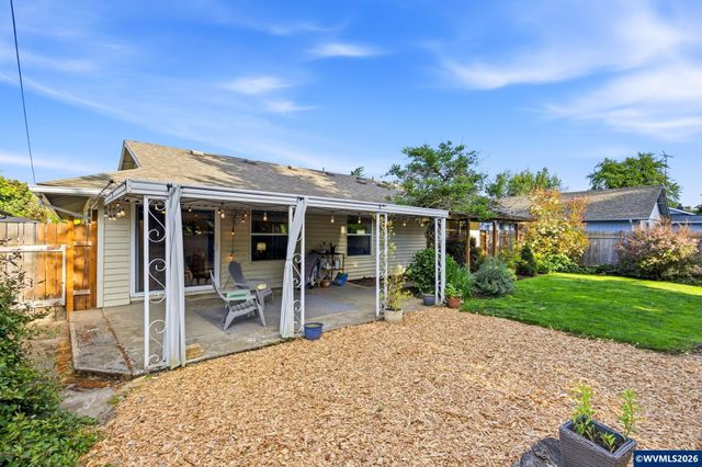 1747 Raywanda Ct NE, Salem, OR 97301