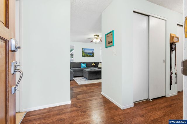 1747 Raywanda Ct NE, Salem, OR 97301