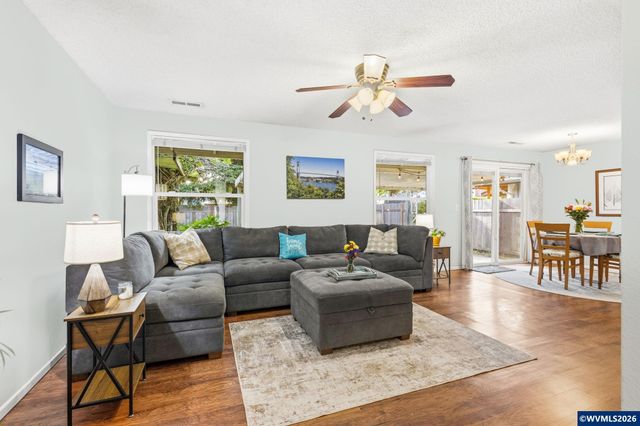 1747 Raywanda Ct NE, Salem, OR 97301