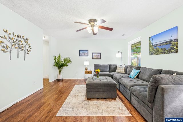 1747 Raywanda Ct NE, Salem, OR 97301