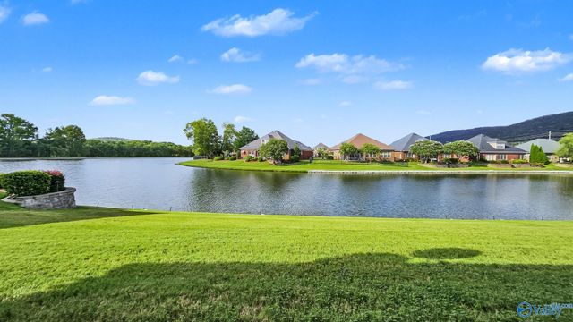 16128 Shropshire Drive SE, Huntsville, AL 35803