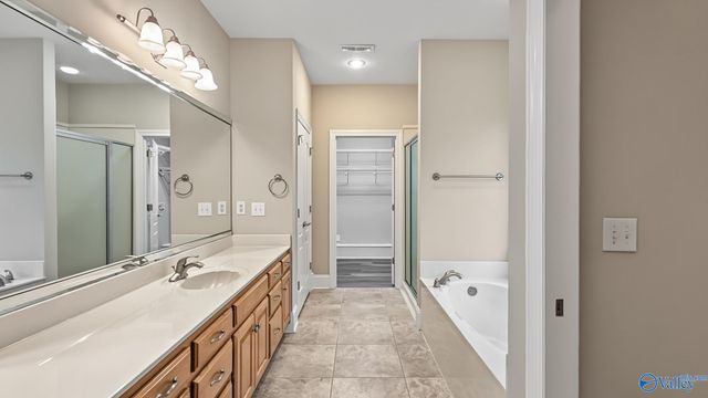 16128 Shropshire Drive SE, Huntsville, AL 35803