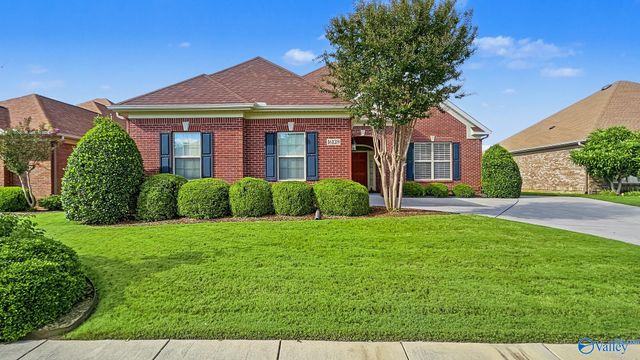 16128 Shropshire Drive SE, Huntsville, AL 35803