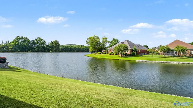 16128 Shropshire Drive SE, Huntsville, AL 35803