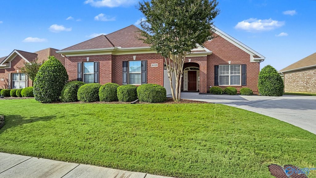 16128 Shropshire Drive SE, Huntsville, AL 35803
