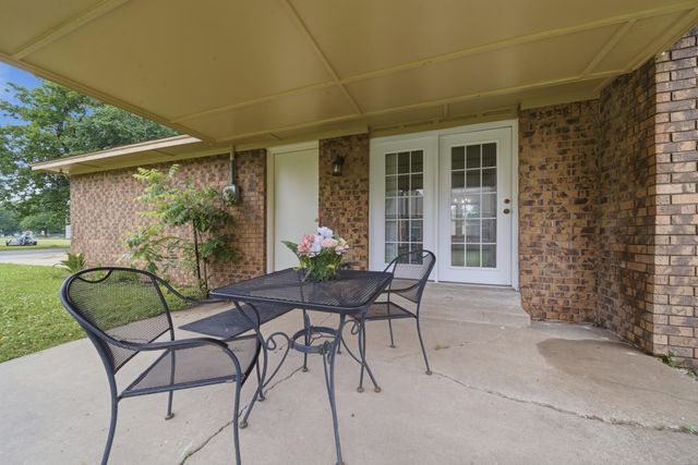 1100 N Oseuma Avenue, Claremore, OK 74017