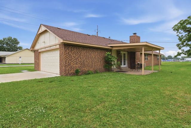 1100 N Oseuma Avenue, Claremore, OK 74017