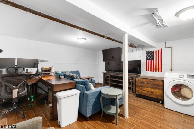38 Hinsdale Pl, Newark City, NJ 07104