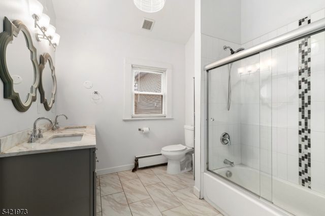38 Hinsdale Pl, Newark City, NJ 07104