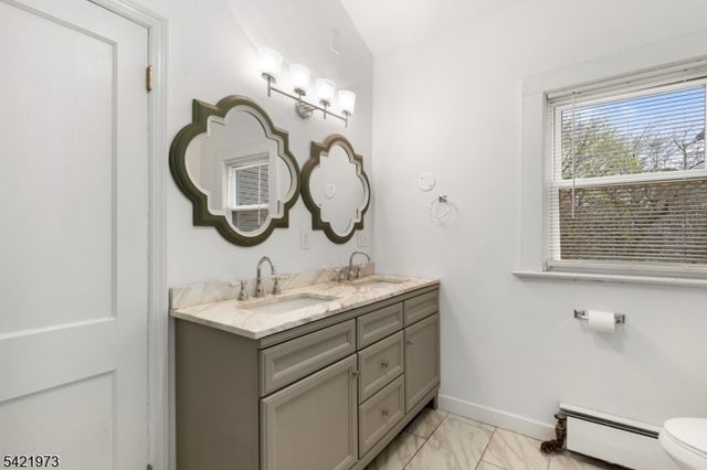 38 Hinsdale Pl, Newark City, NJ 07104