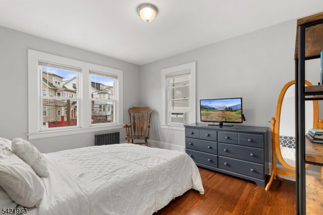 38 Hinsdale Pl, Newark City, NJ 07104