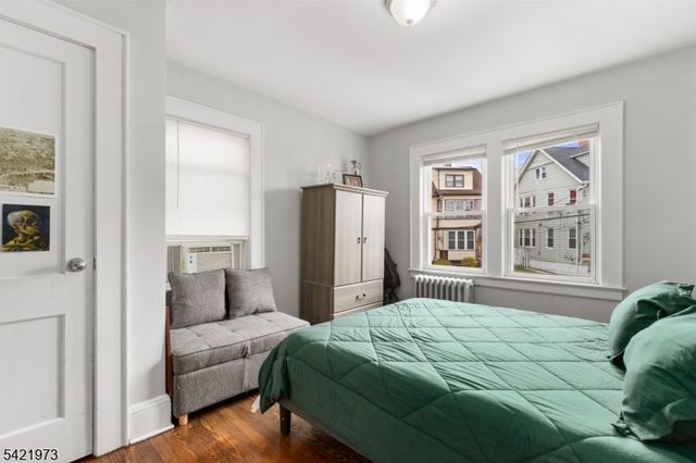 38 Hinsdale Pl, Newark City, NJ 07104