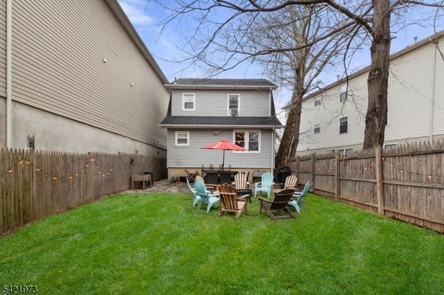 38 Hinsdale Pl, Newark City, NJ 07104