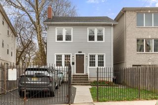 38 Hinsdale Pl, Newark City, NJ 07104
