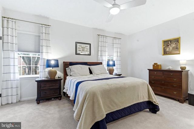 5922 MUNSON CT, Falls Church, VA 22041