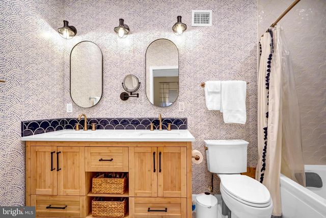 5922 MUNSON CT, Falls Church, VA 22041