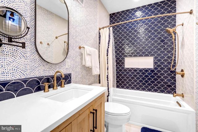 5922 MUNSON CT, Falls Church, VA 22041