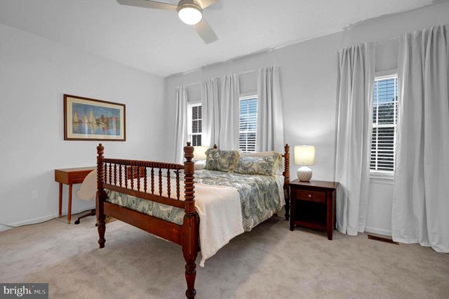 5922 MUNSON CT, Falls Church, VA 22041