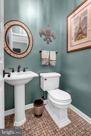 5922 MUNSON CT, Falls Church, VA 22041