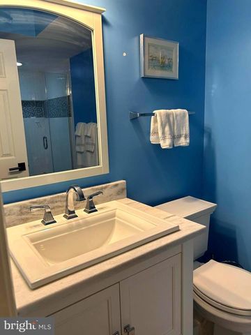 5922 MUNSON CT, Falls Church, VA 22041