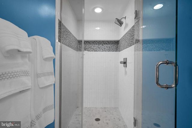 5922 MUNSON CT, Falls Church, VA 22041