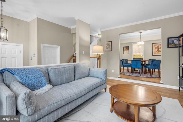 5922 MUNSON CT, Falls Church, VA 22041