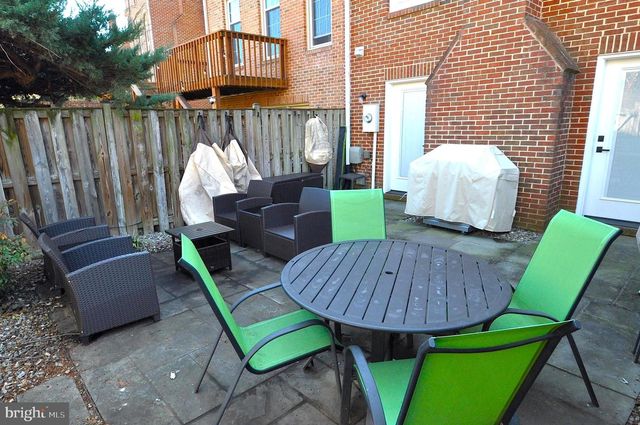 5922 MUNSON CT, Falls Church, VA 22041